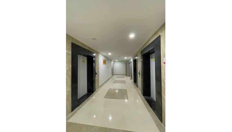 Bán gấp nhà HXH Quận 7 170m2 ngang 4 1T3L nội thất cao cấp sổ sẵn giá 9.45 tỉ